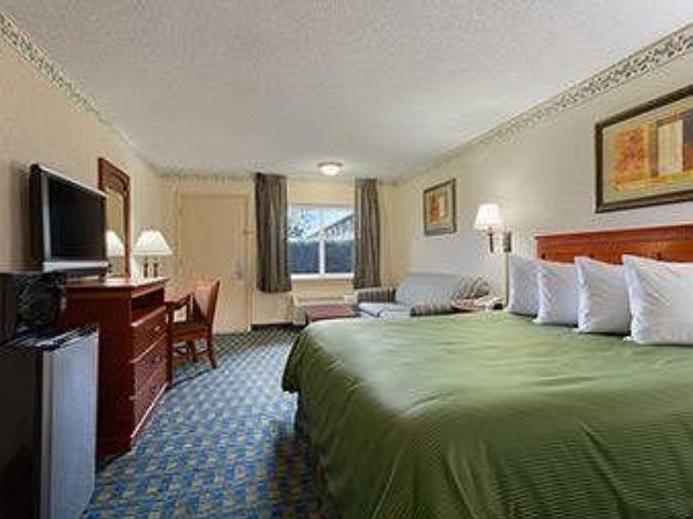 Photo of Bedroom in East Side Costa Mesa