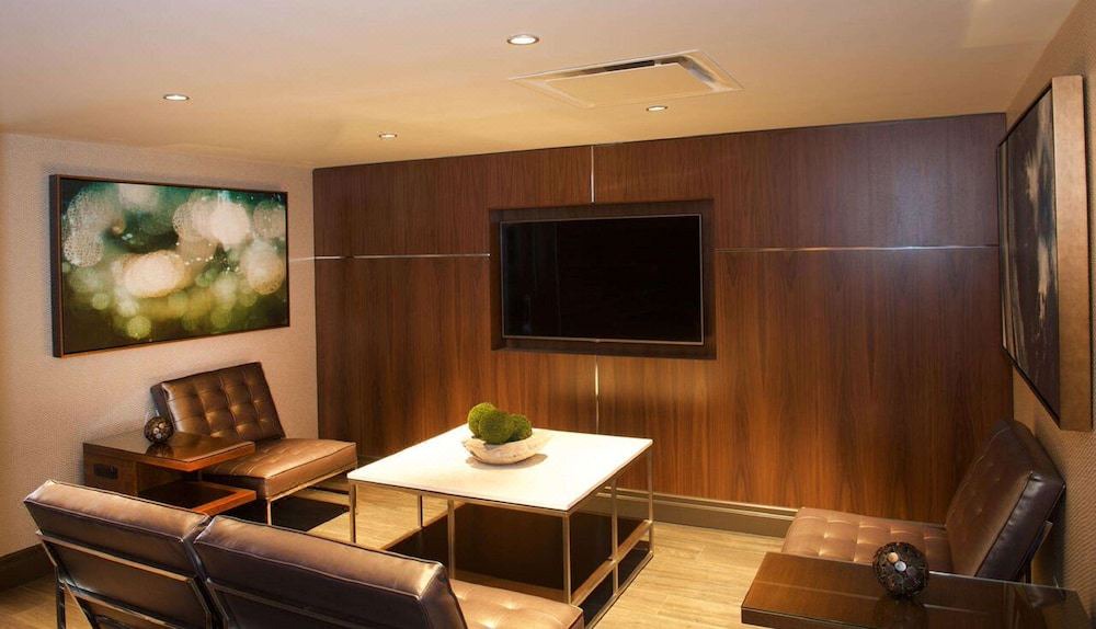 Photo of Livingroom in Cedar Knolls