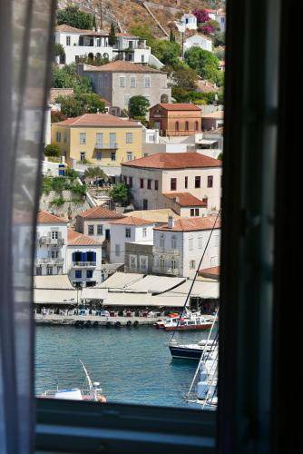Photo of Others in Hydra
