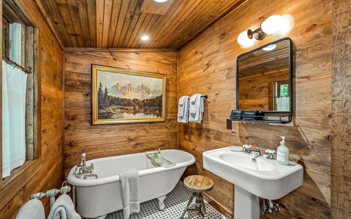 Photo of Bathroom in Mentone