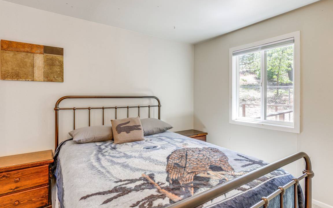Photo of Bedroom in Arrowbear Lake