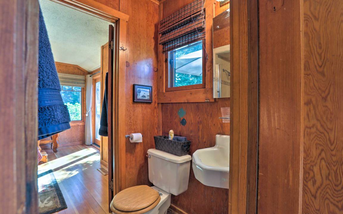 Photo of Bathroom in Brockway