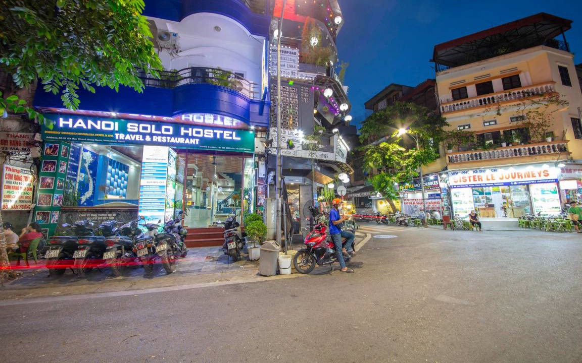 Photo of Others in Hang Buom