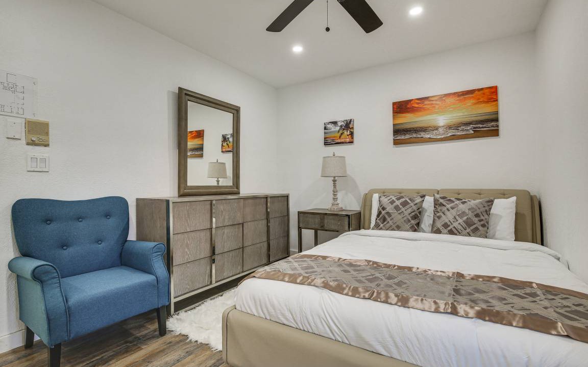 Photo of Bedroom in Coral Springs