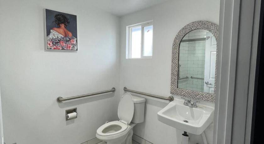 Photo of Bathroom in Costa Mesa
