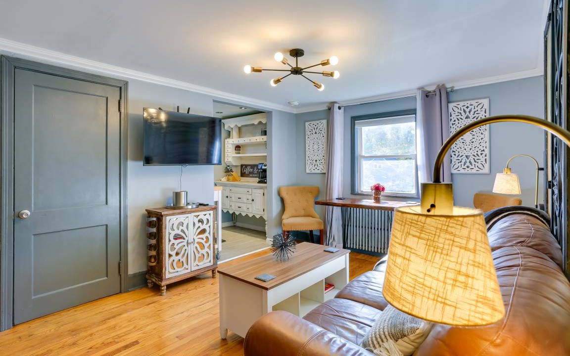 Photo of Livingroom in Beacon