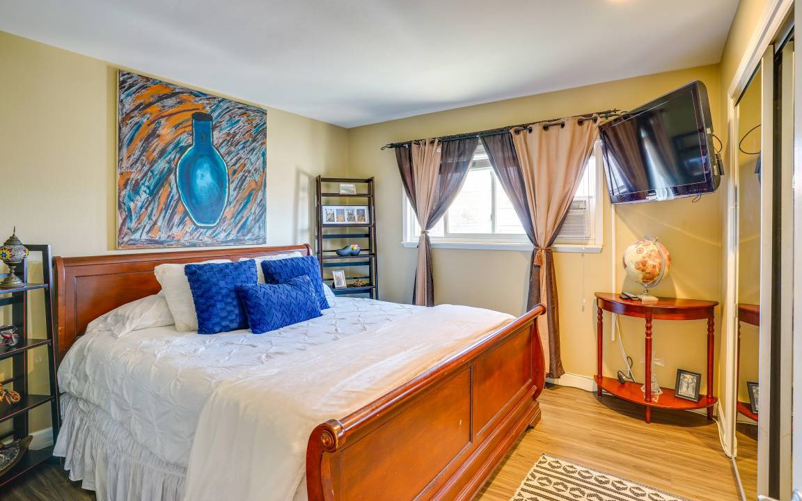 Photo of Bedroom in Balboa Peninsula