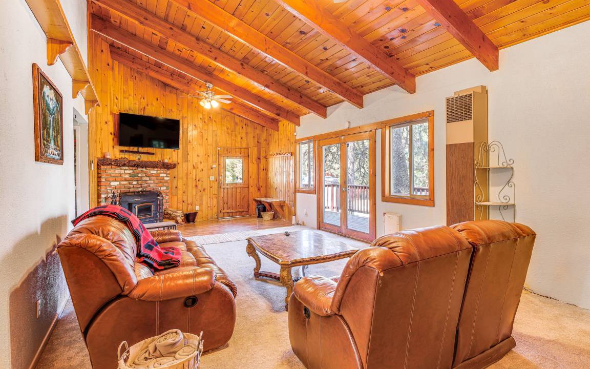 Photo of Livingroom in Arrowbear Lake