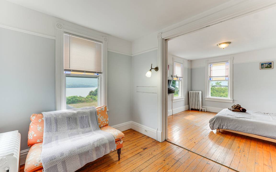 Photo of Bedroom in Newburgh