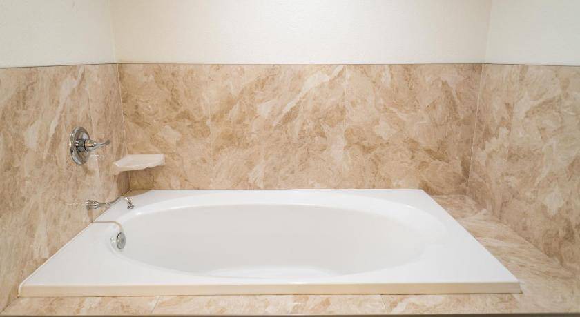 Photo of Bathroom in Maywood