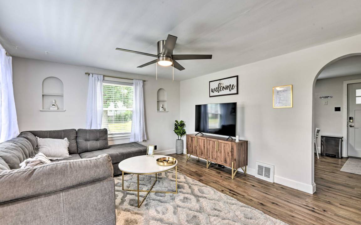 Photo of Livingroom in Orchard Park