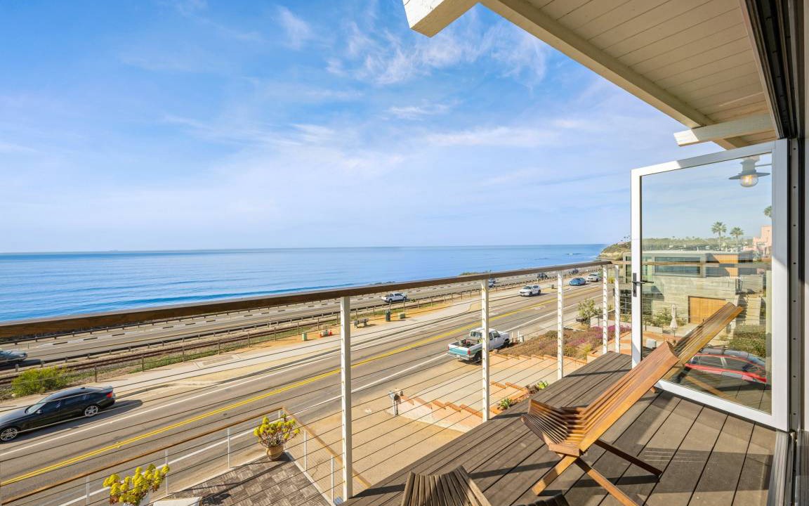 Photo of Patio Balcony in Cardiff-by-the-Sea