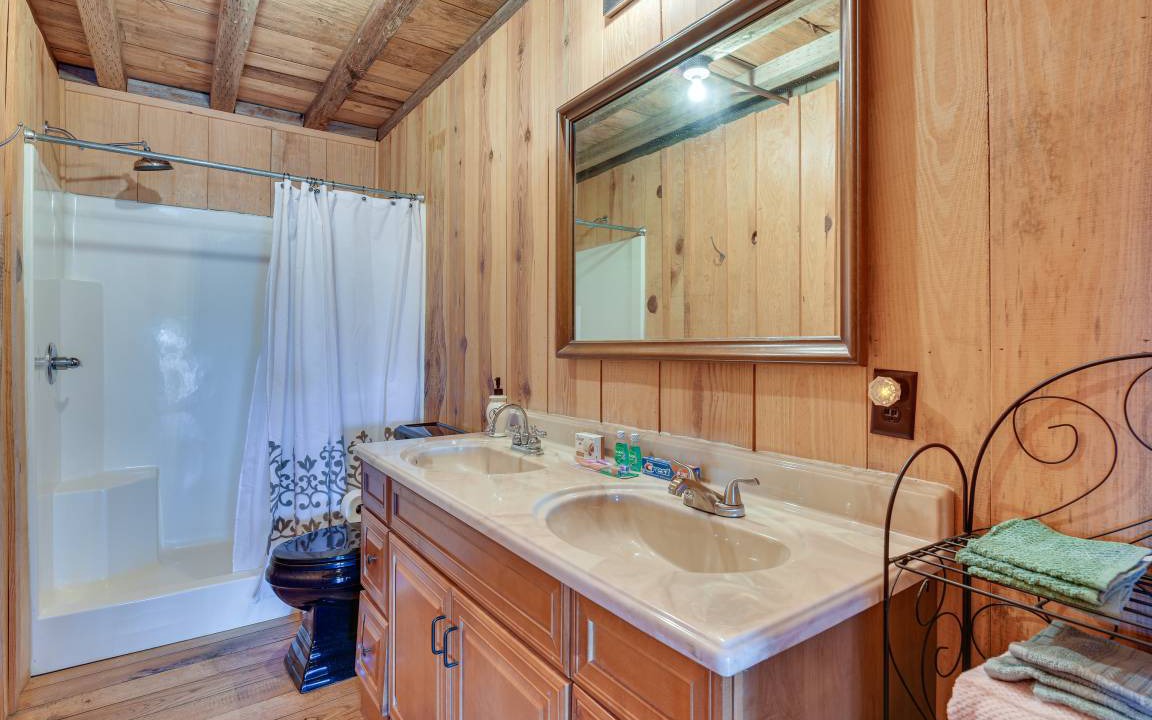 Photo of Bathroom in Enterprise