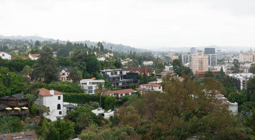 Photo of Others in Hollywood Heights