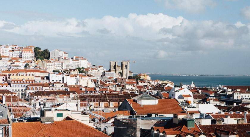 Photo of Others in Chiado