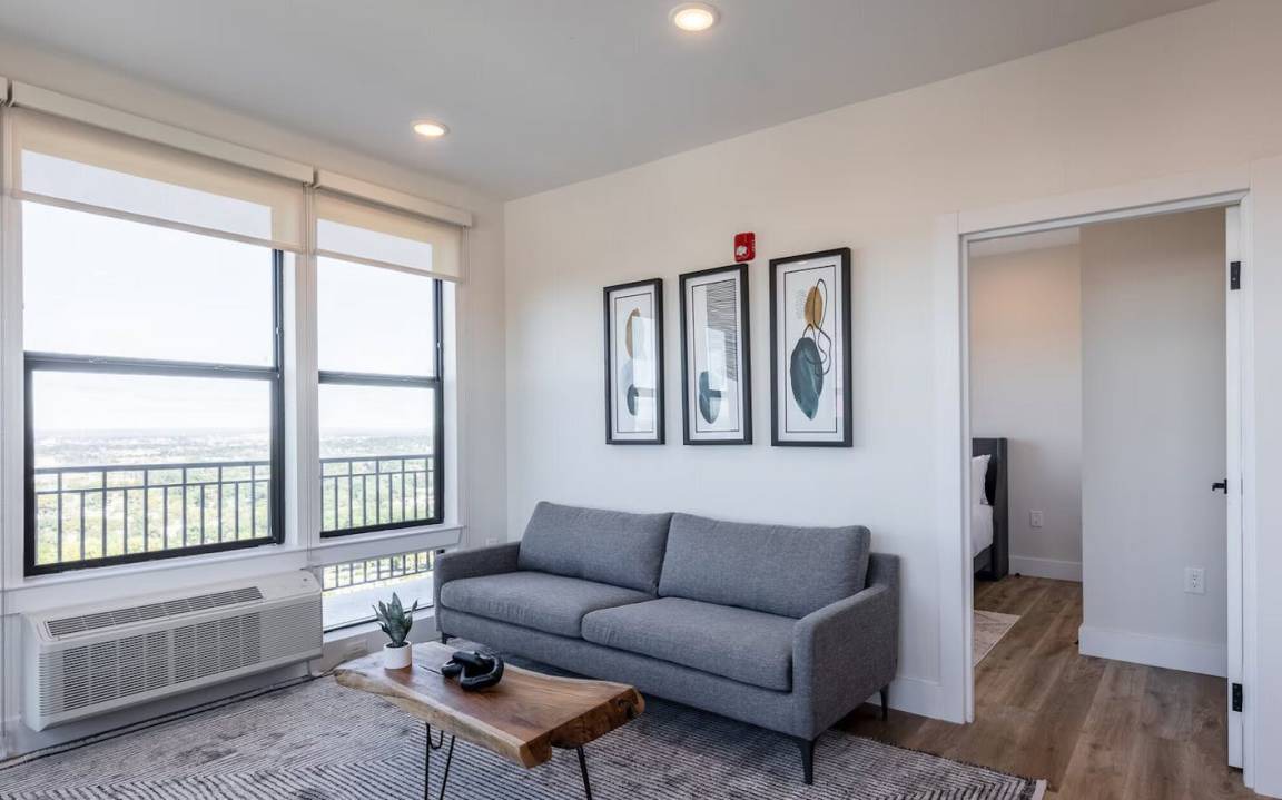 Photo of Livingroom in Fairview