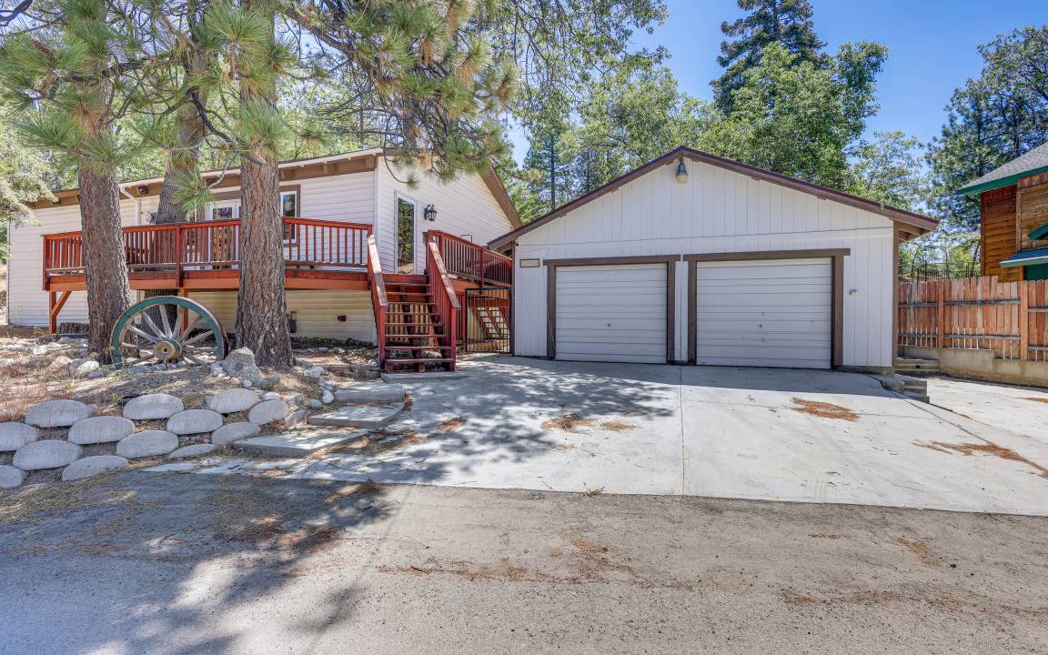 Photo of Buildings in Arrowbear Lake