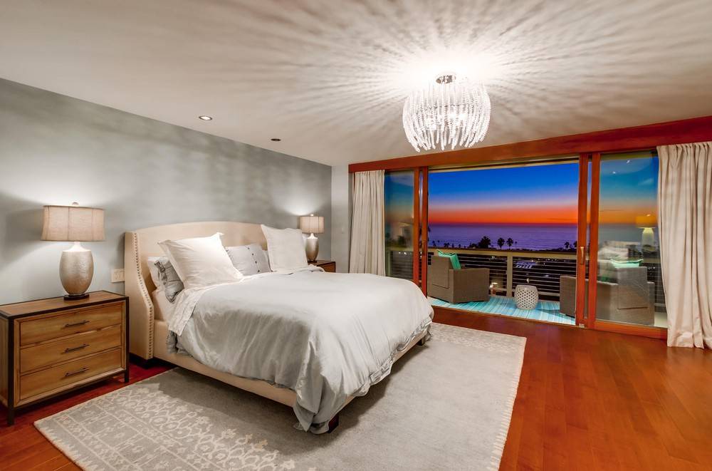 Photo of Bedroom in Cardiff-by-the-Sea