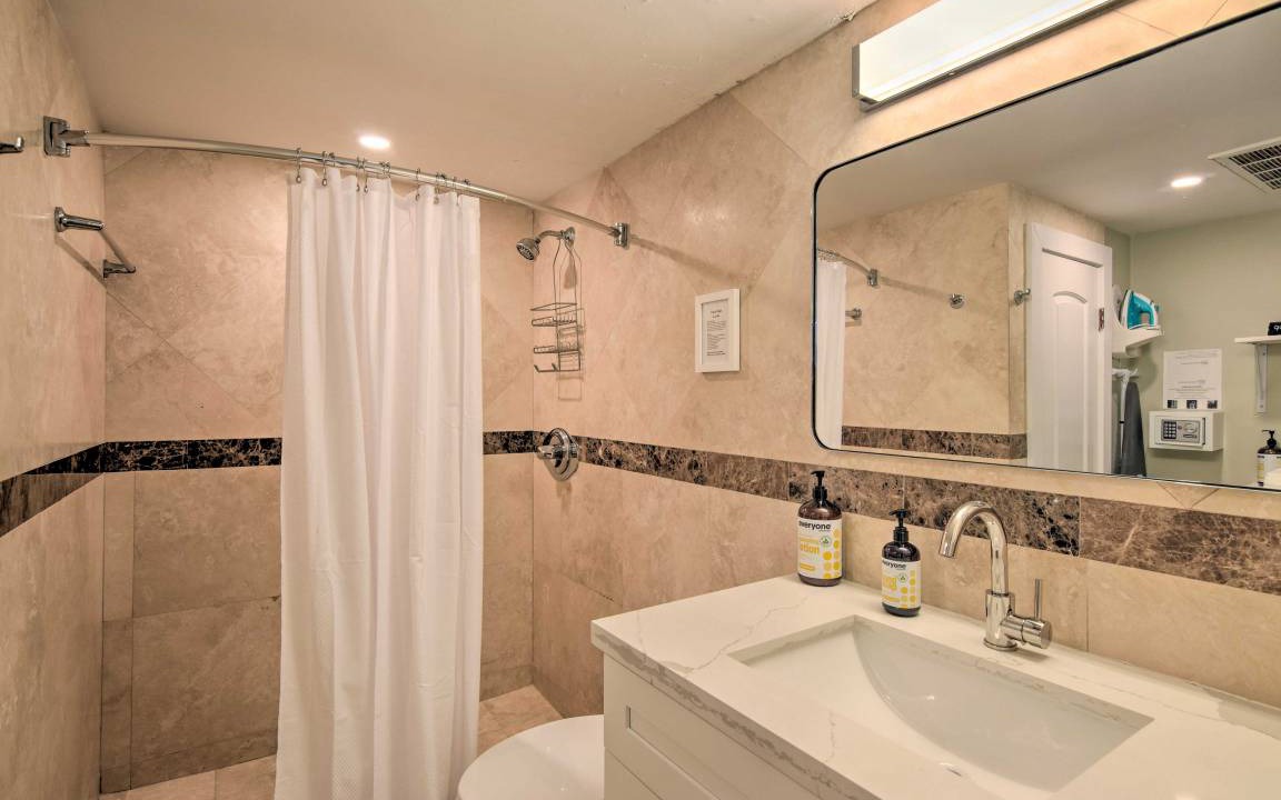 Photo of Bathroom in Galt Mile