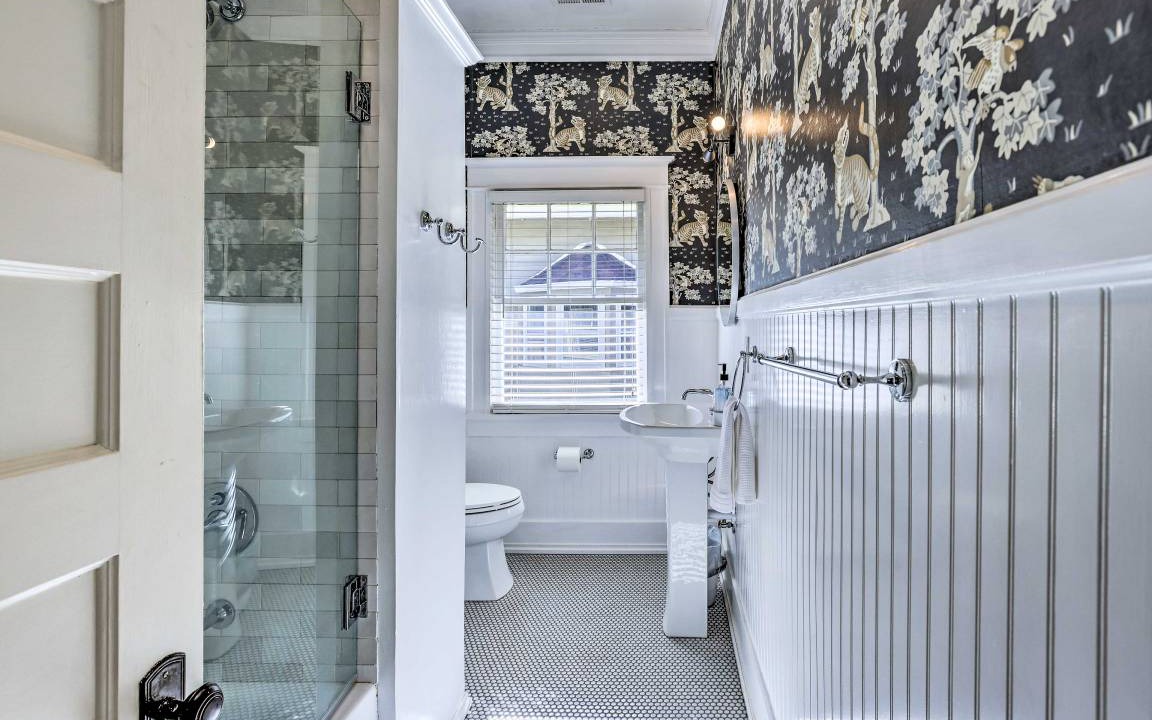 Photo of Bathroom in Crestline Heights