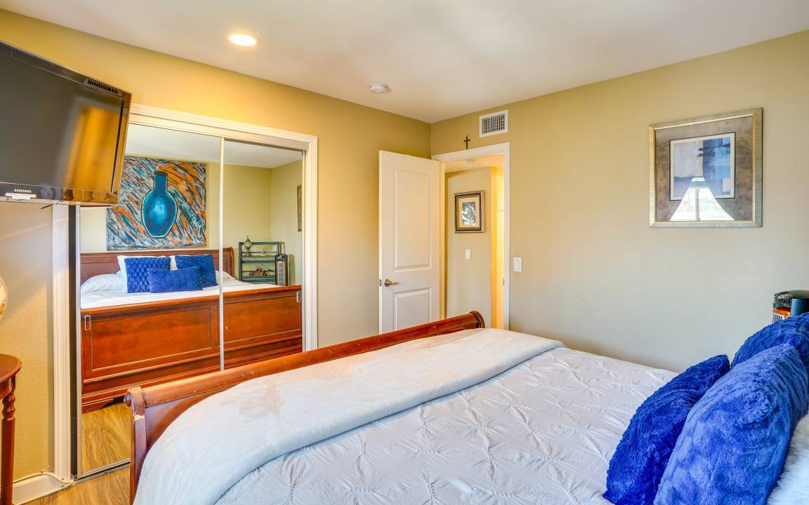 Photo of Bedroom in Balboa Peninsula