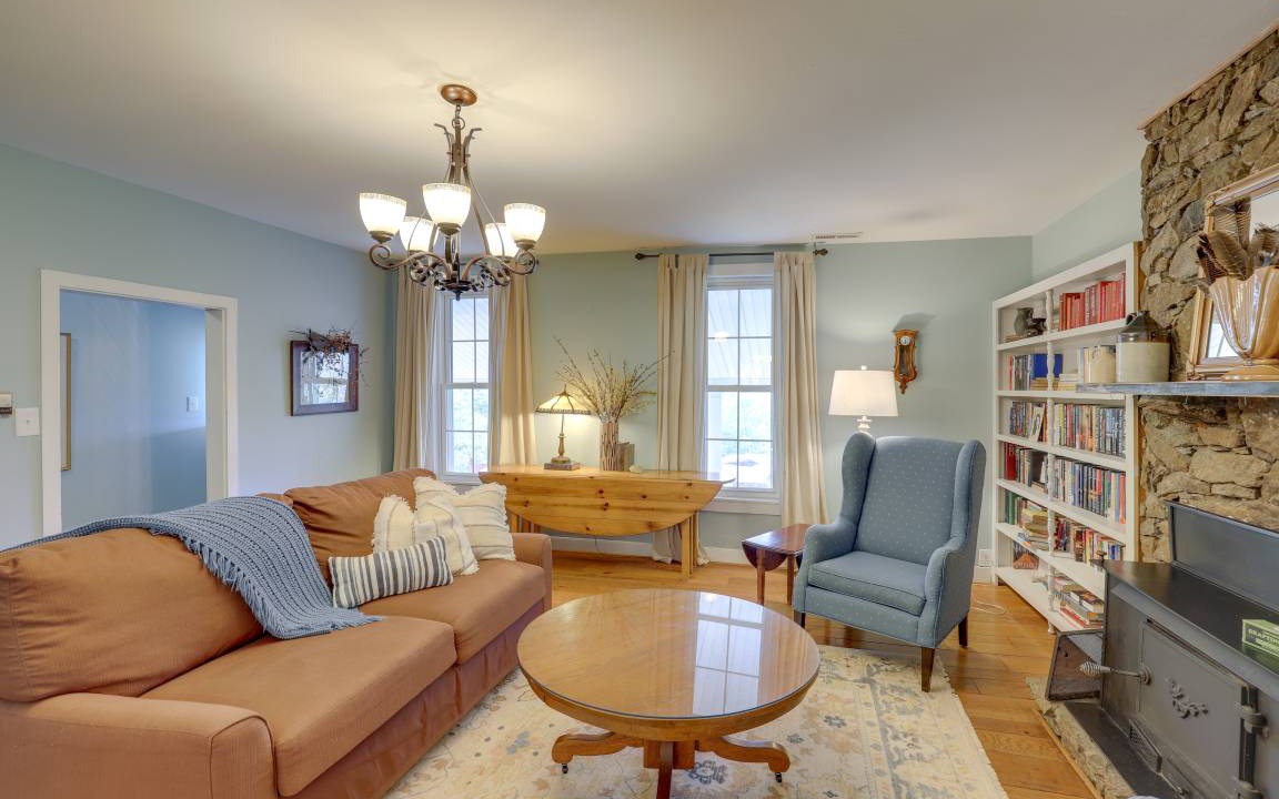 Photo of Livingroom in Weaverville
