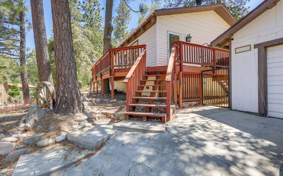 Photo of Buildings in Arrowbear Lake