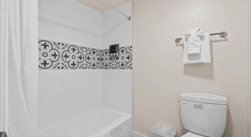 Photo of Bathroom in Sherwood Forest and Thistle Development