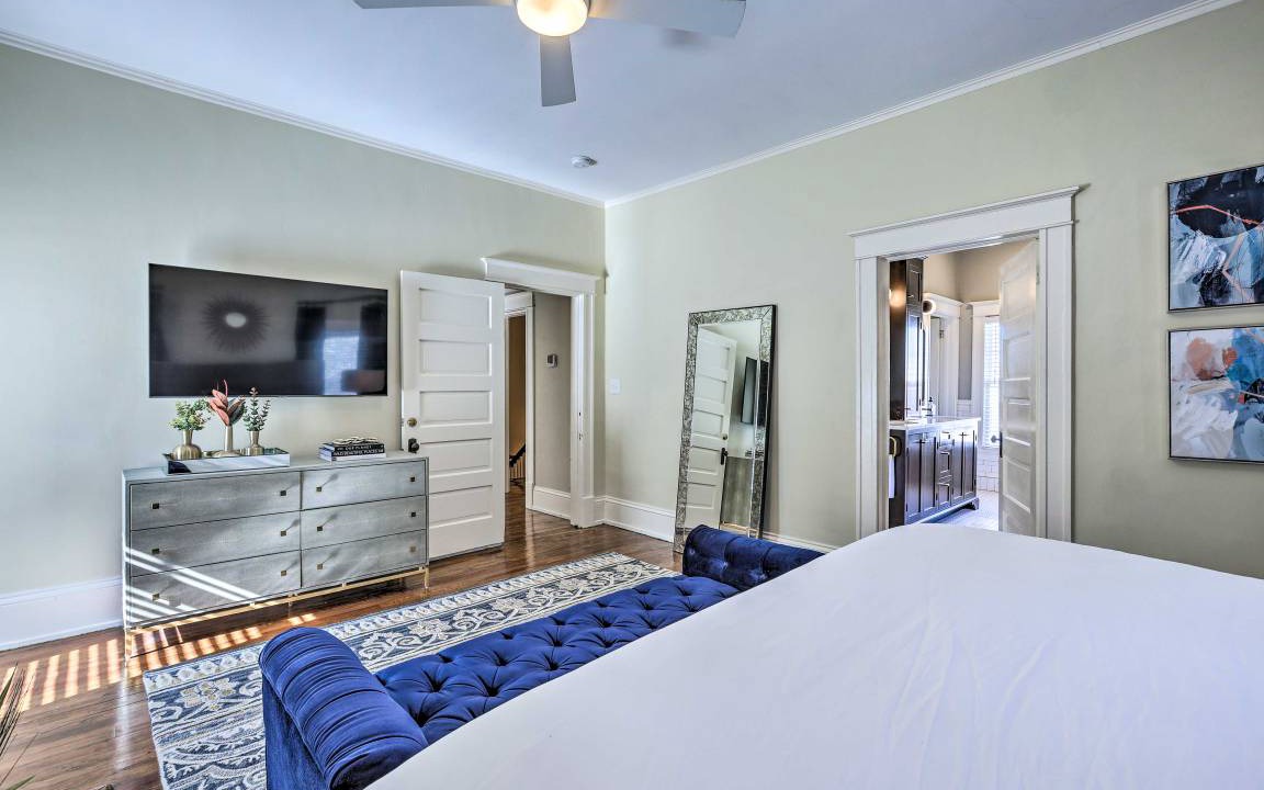 Photo of Bedroom in Crestline Heights