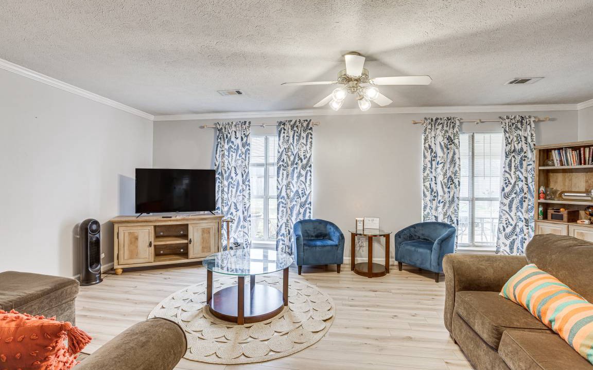 Photo of Livingroom in Millbrook
