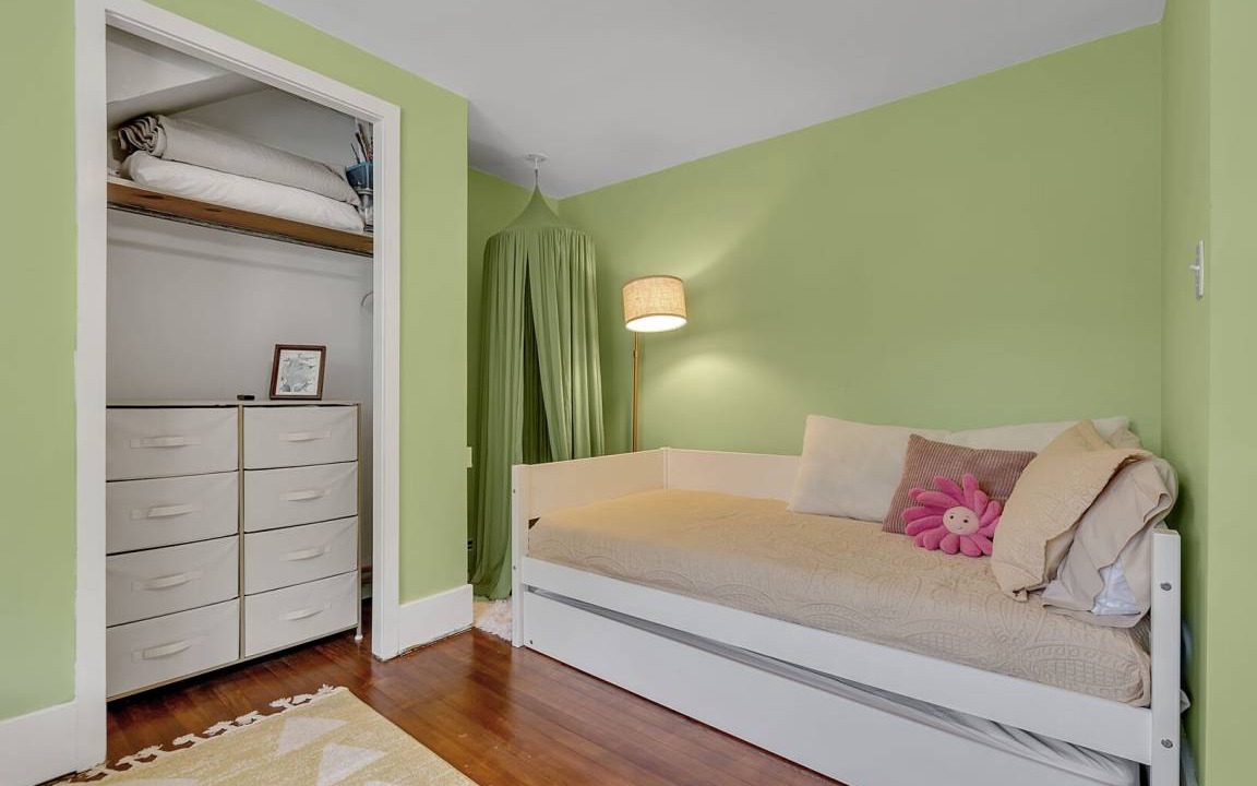 Photo of Bedroom in Lake Erie Beach