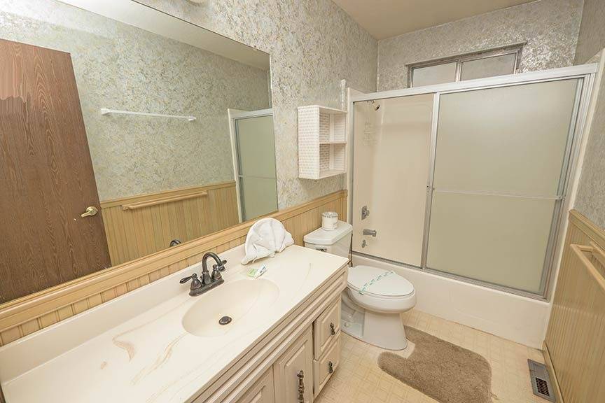 Photo of Bathroom in Al Tahoe