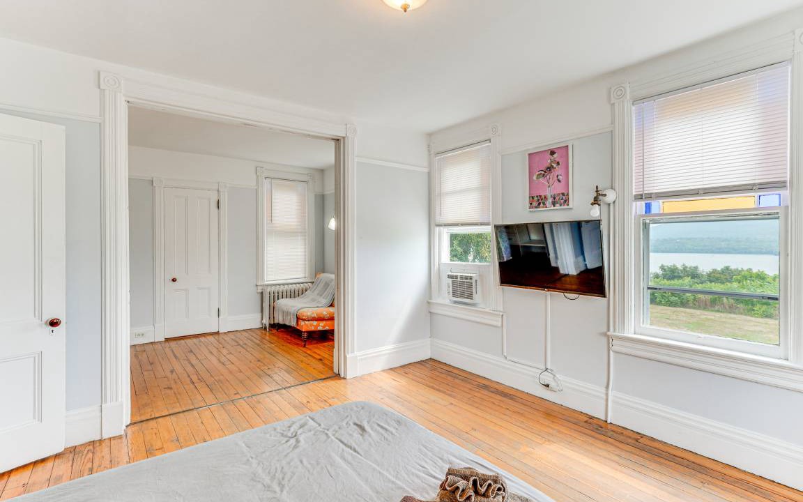 Photo of Bedroom in Newburgh