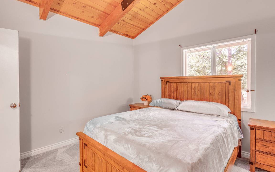 Photo of Bedroom in Arrowbear Lake