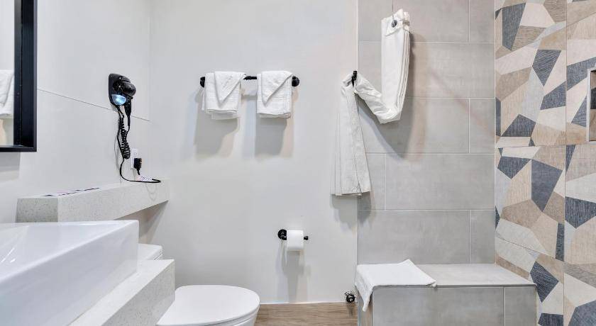 Photo of Bathroom in Mid City