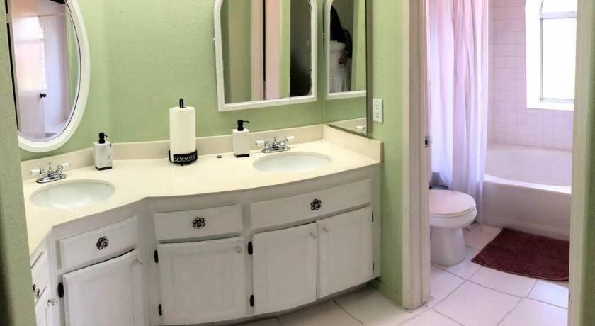 Photo of Bathroom in Hemet