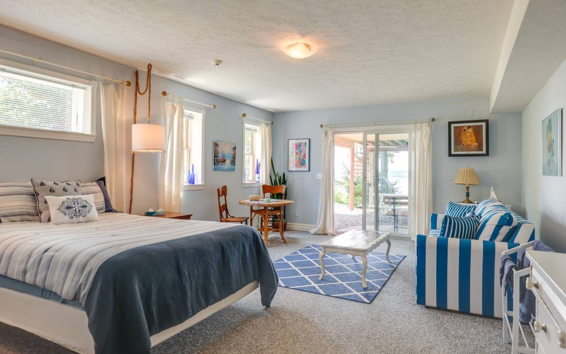 Photo of Bedroom in Teall Beach