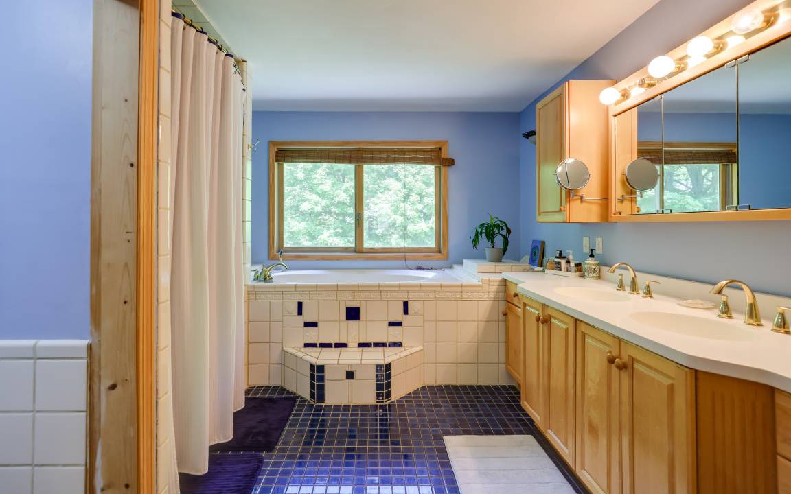 Photo of Bathroom in Teall Beach