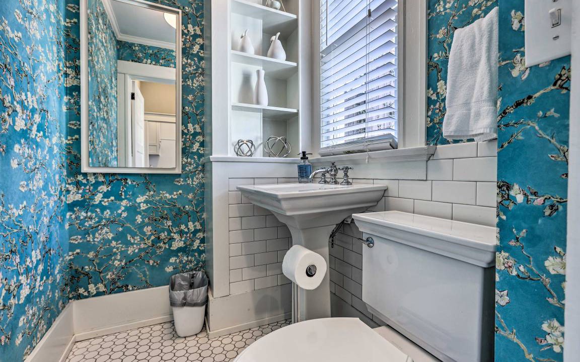 Photo of Bathroom in Crestline Heights