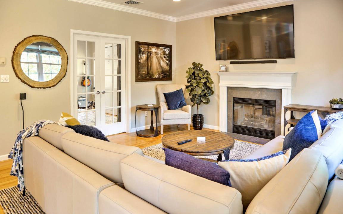 Photo of Livingroom in Monroe