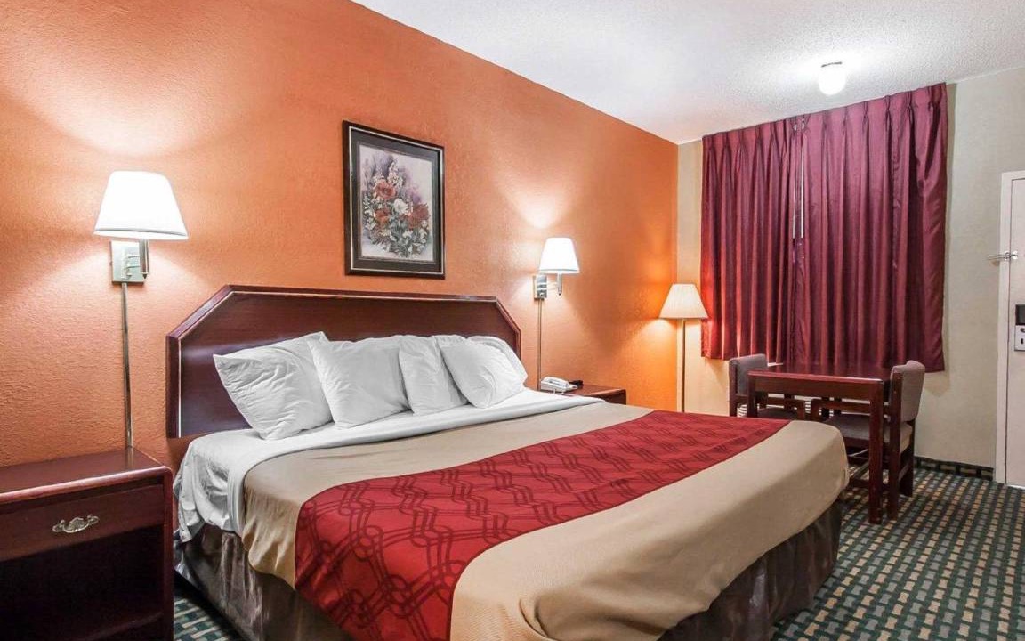 Photo of Bedroom in Northport