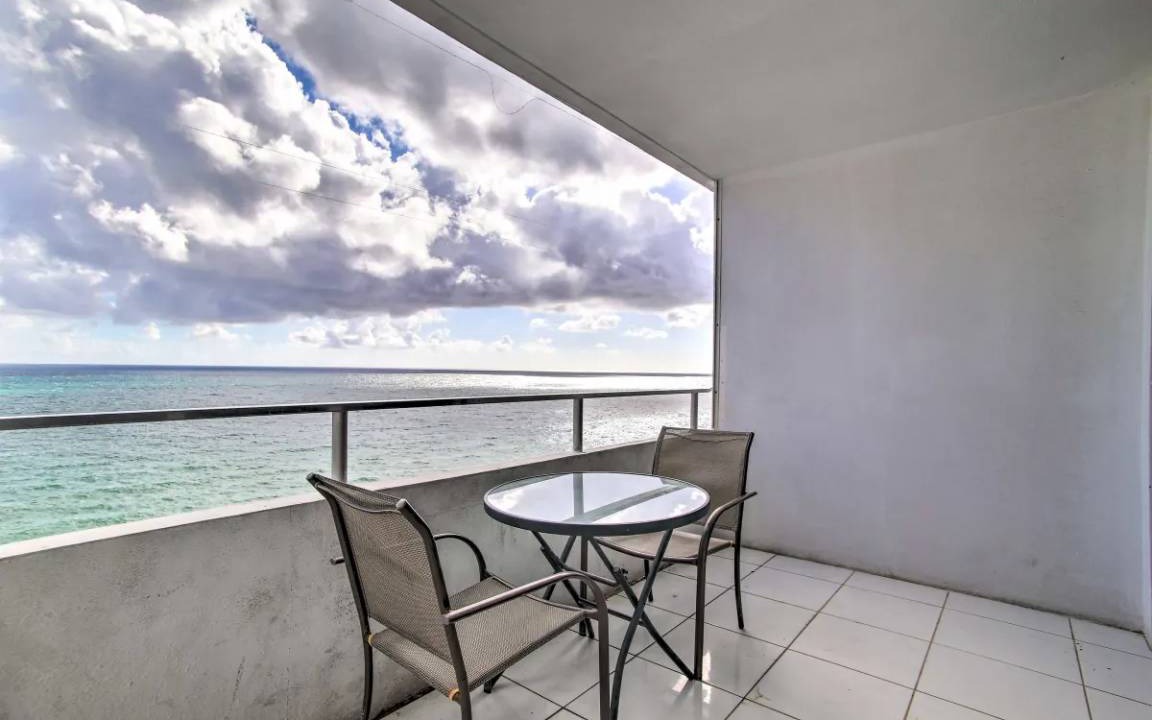 Photo of Patio Balcony in Galt Mile
