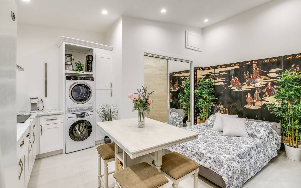 Photo of Livingroom in East Los Angeles