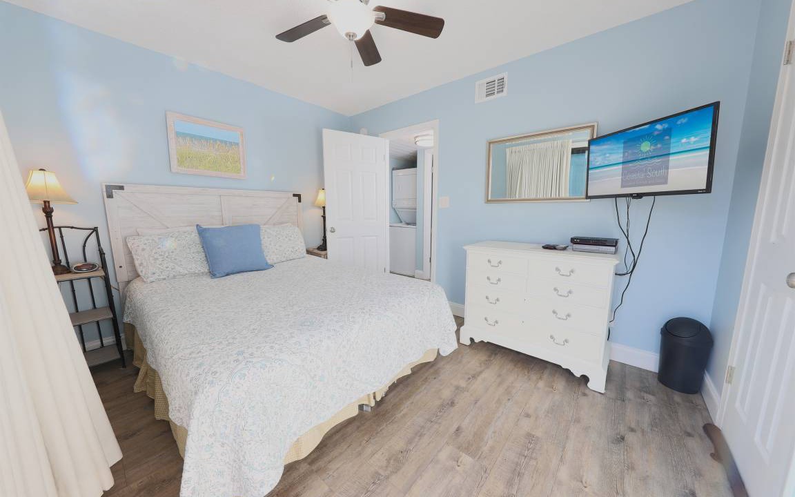 Photo of Bedroom in Gulf Shores