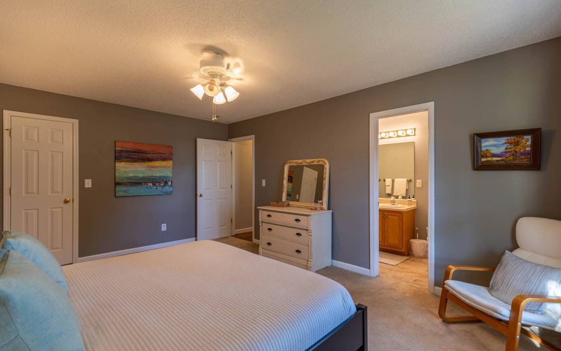 Photo of Bedroom in Seven Devils
