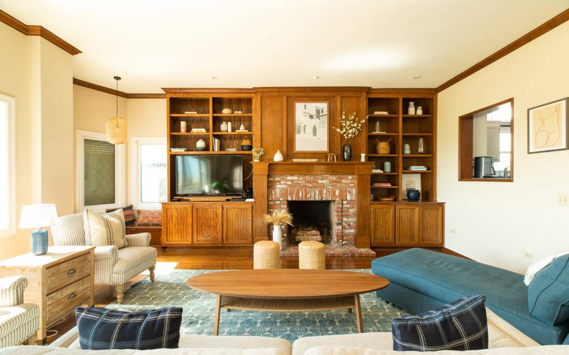 Photo of Livingroom in Balboa Peninsula