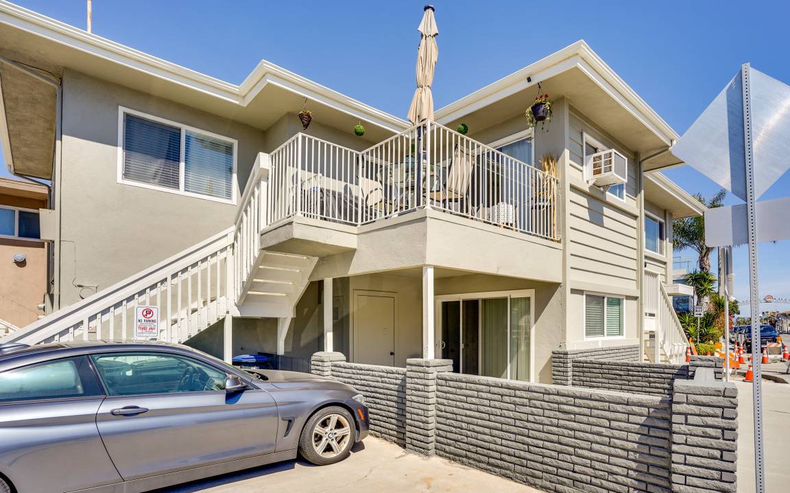 Photo of Patio Balcony in Balboa Peninsula