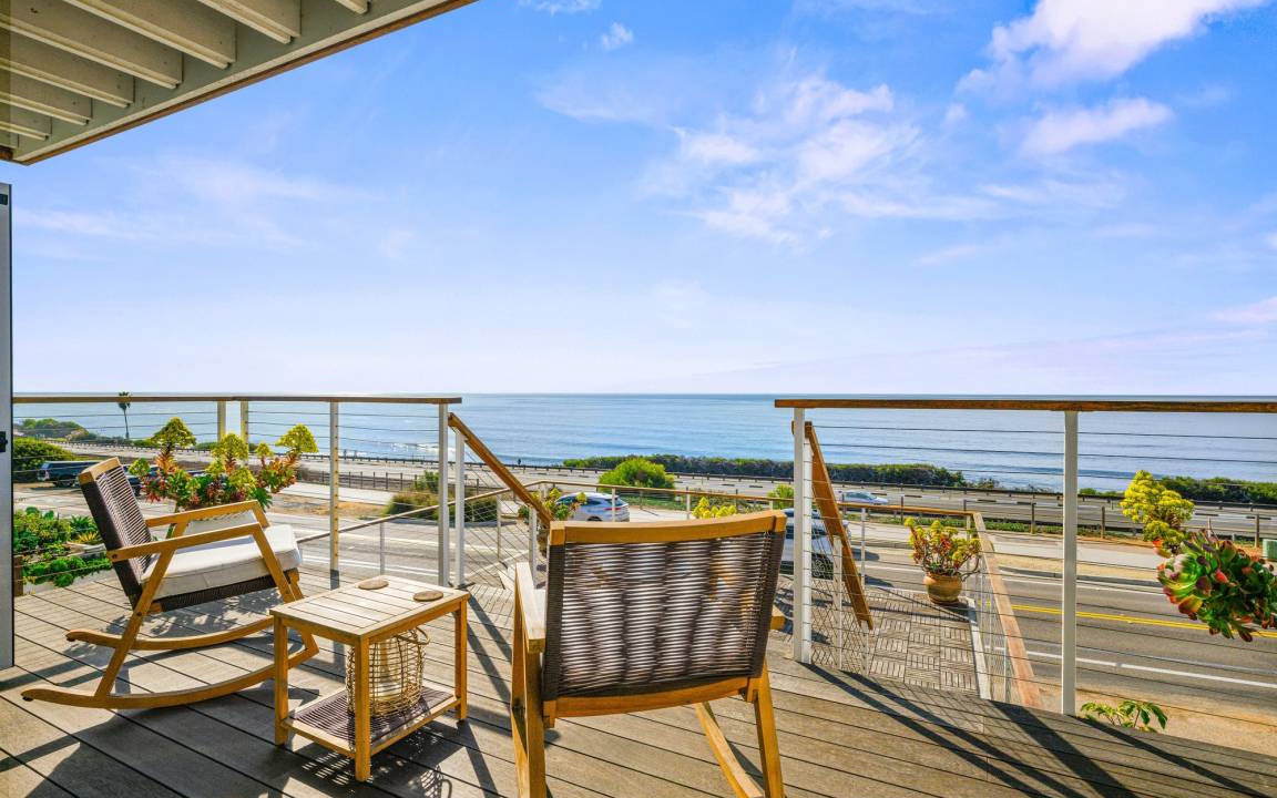 Photo of Patio Balcony in Cardiff-by-the-Sea