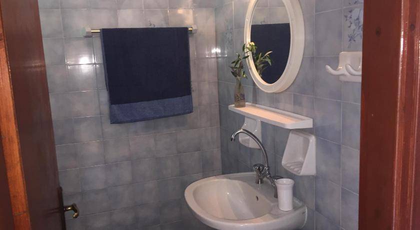 Photo of Bathroom in Drepano