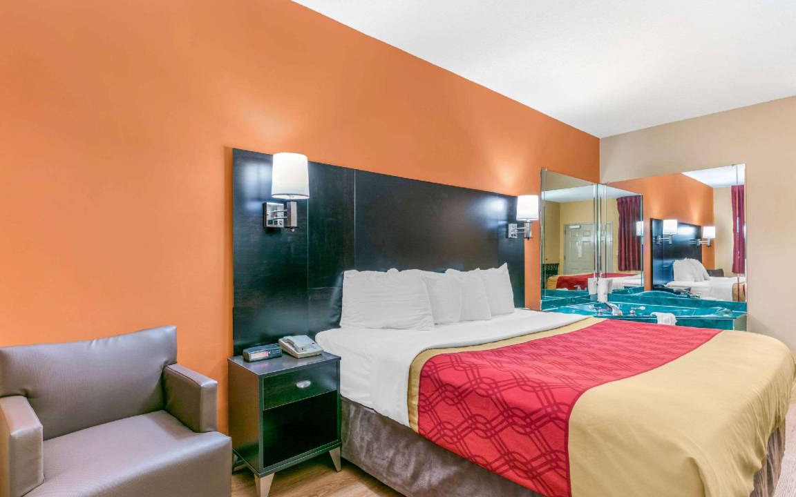 Photo of Bedroom in Northport